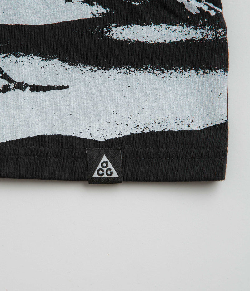 Nike ACG Northern Lights T-Shirt in Black