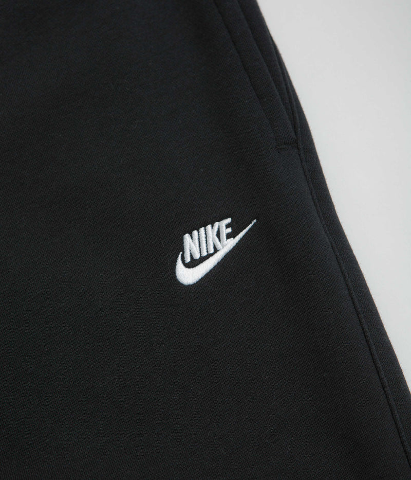 Nike Club Joggers in Black and Black / White