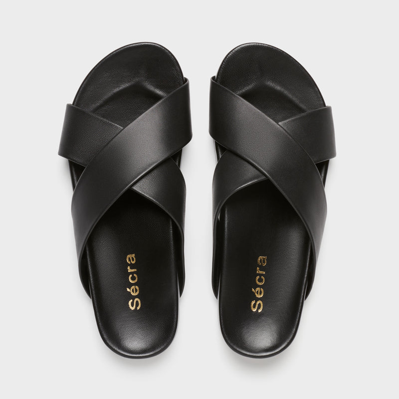 Sécra Halle black leather slides