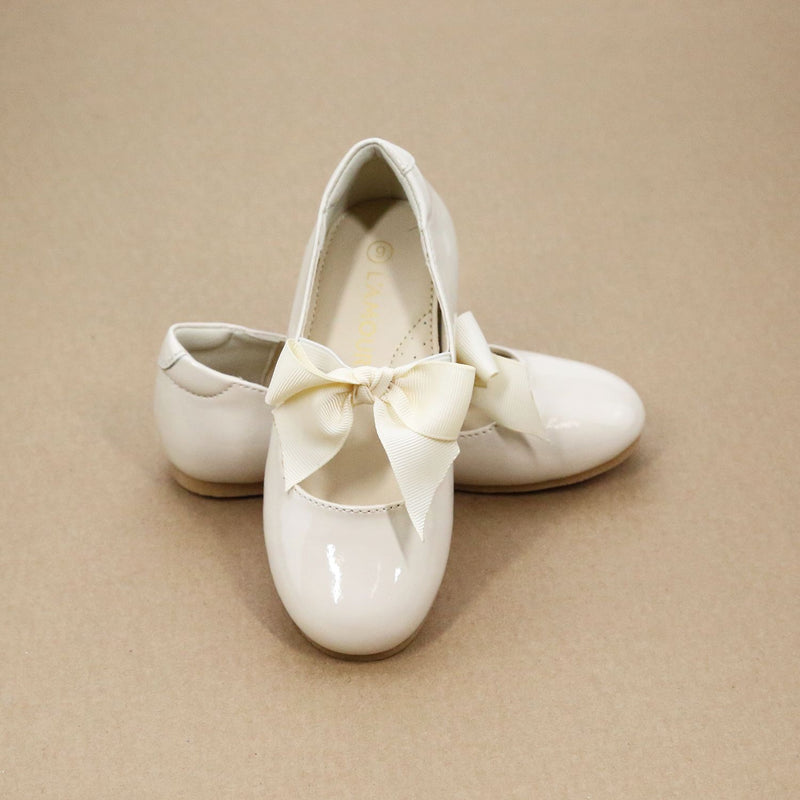 L'Amour Toddler Girls Amelia Elastic Strap With Bow Dressy Flat Patent Cream - Petit Foot