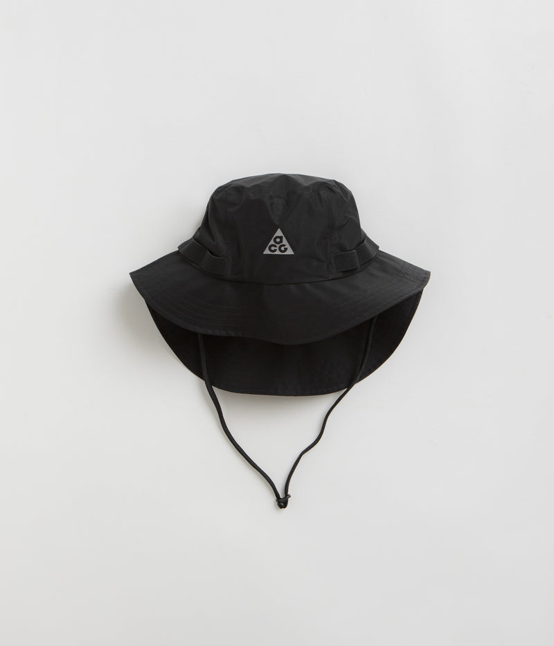 Nike ACG Apex Bucket Hat in Black and Reflective Silver