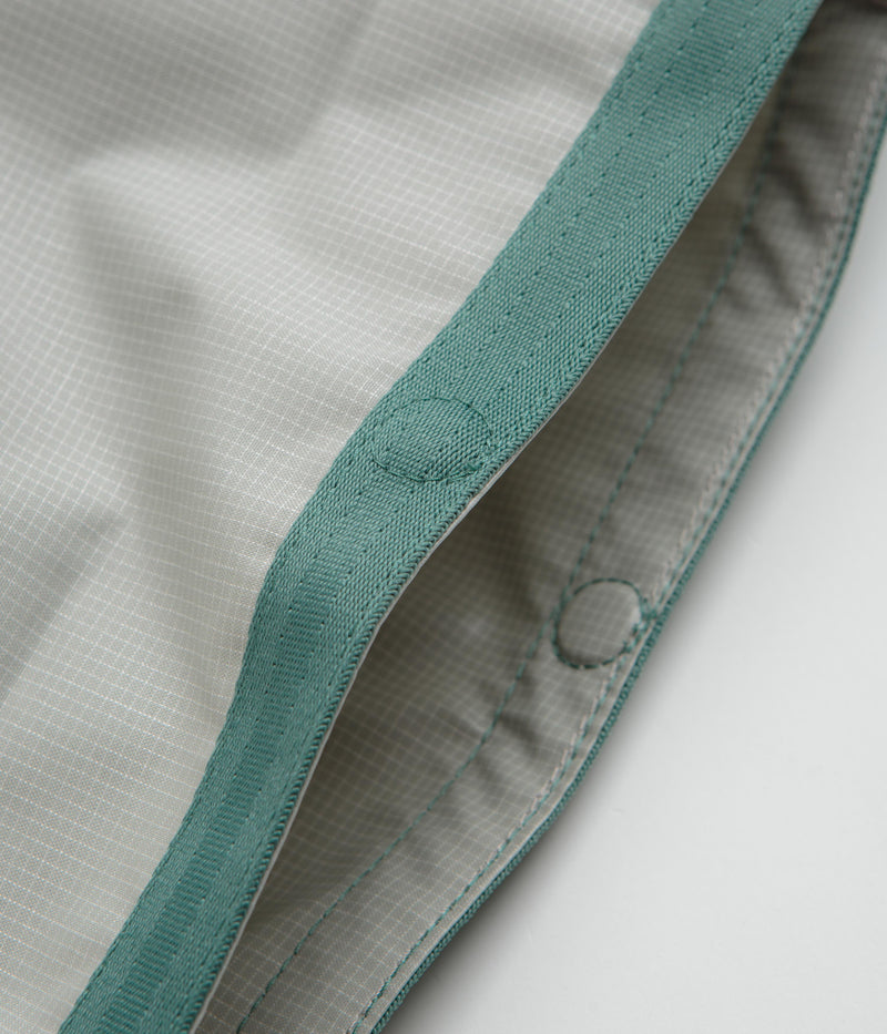 Nike ACG Aysen 32L Day Pack in Vintage Green and Light Iron Ore / White