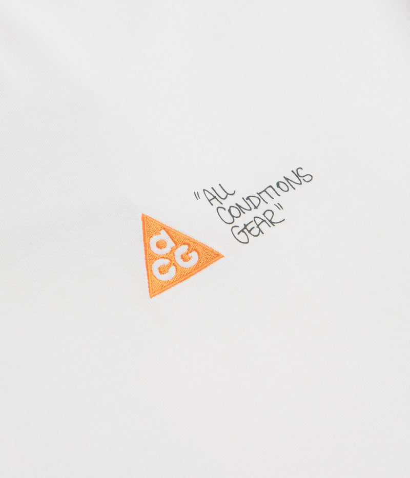 Nike ACG Guide T-Shirt in Phantom