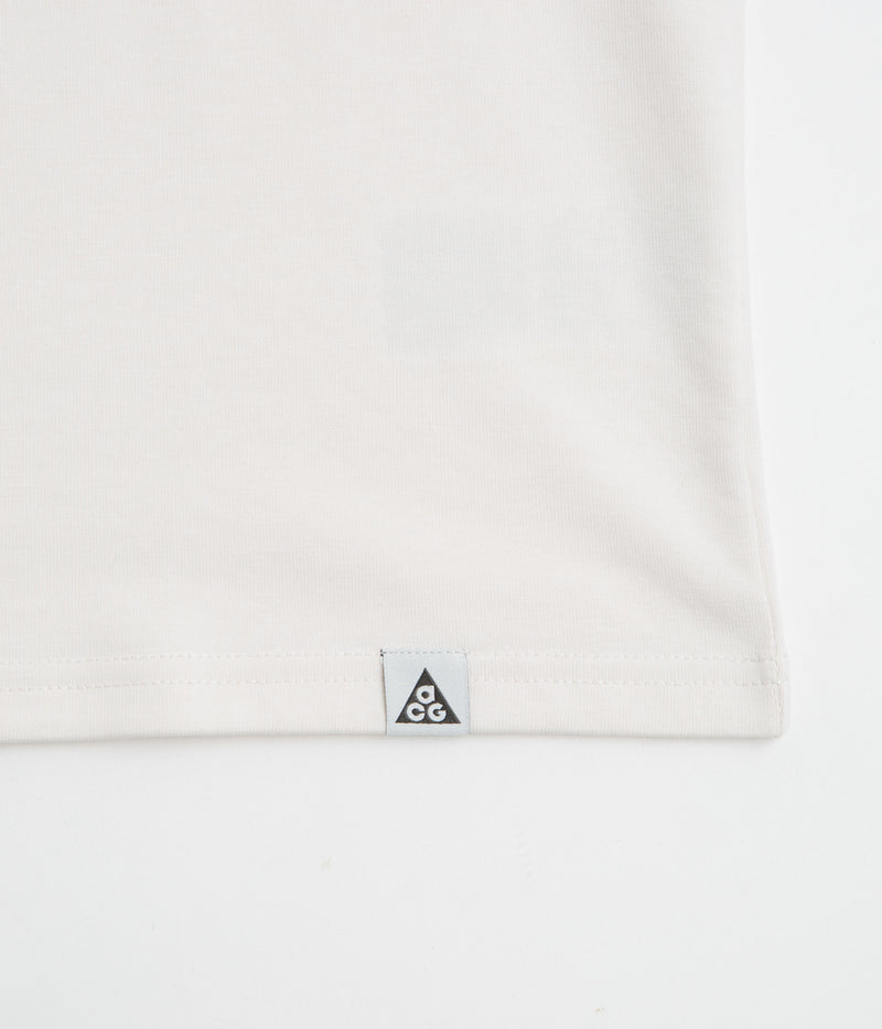 Nike ACG Guide T-Shirt in Phantom