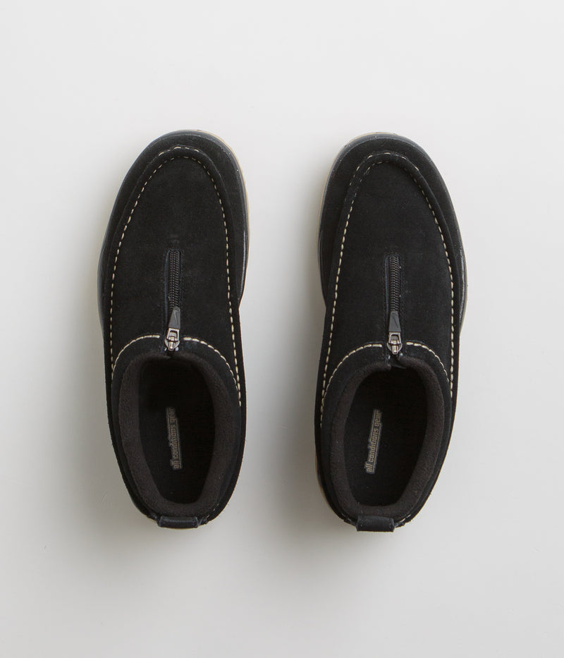 Nike ACG Izy Shoes in Black and Limestone and Black - Limestone