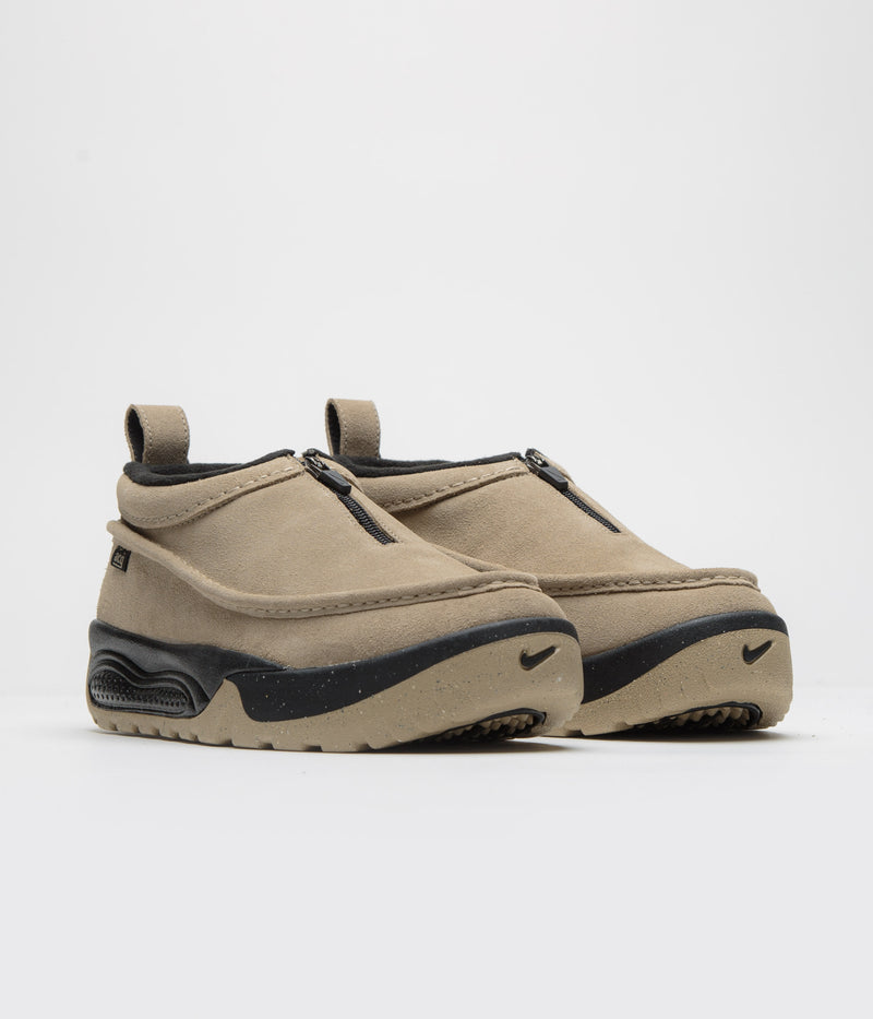 Nike ACG Izy Shoes in Khaki and Limestone and Black - Limestone