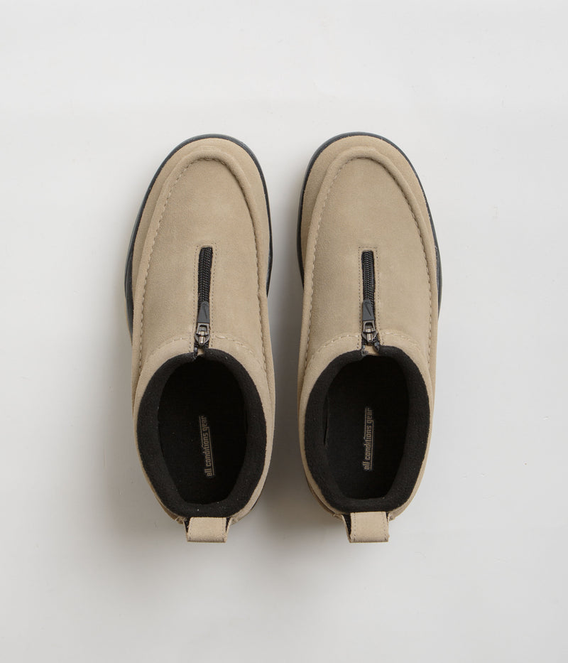 Nike ACG Izy Shoes in Khaki and Limestone and Black - Limestone