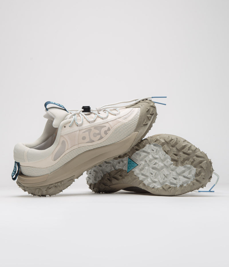 Nike ACG Mountain Fly 2 Low Shoes in Light Orewood Brown and Khaki and Light Bone