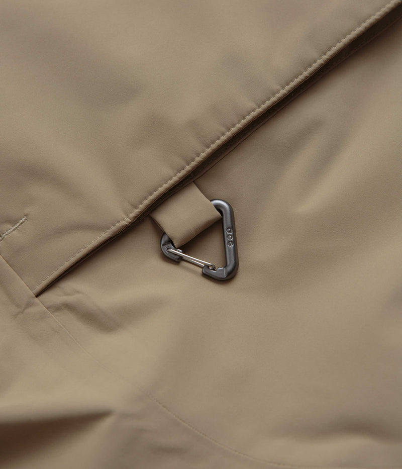 Nike ACG Skull Peak Jacket in Khaki and Anthracite / Black / Summit White