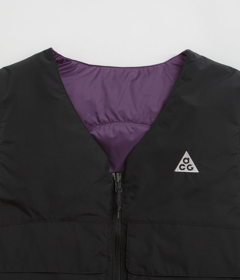 Nike ACG Skull Peak Reversible Vest in Black and Dark Raisin / Summit White