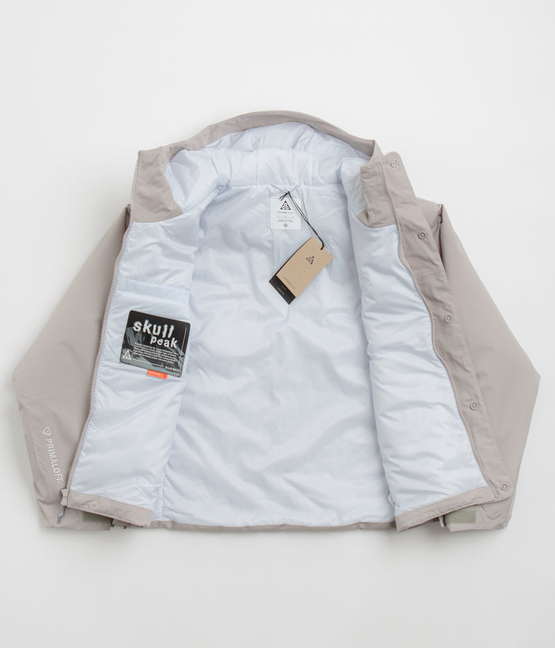 Nike ACG Womens Skull Peak Jacket in College Grey and Football Grey / Summit White