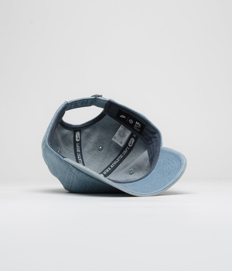 Nike Club Denim Cap in Aegean Storm and Thunder Blue / White