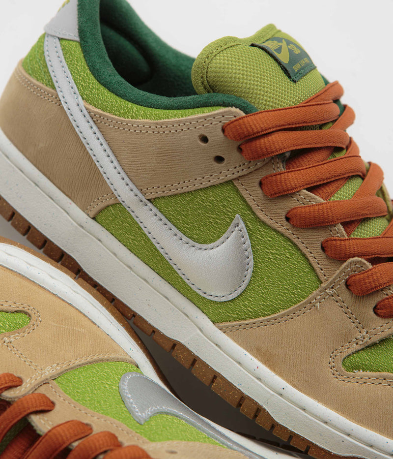 Nike SB Dunk Low Pro 'Escargot' Shoes in Sesame and Metallic Silver and Pear - Fir