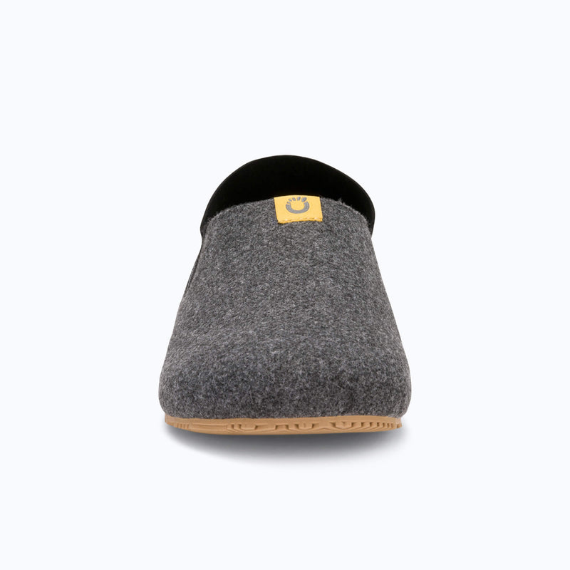 Xero Shoes Pagosa Men Slipper in Black with Toe Facing Front