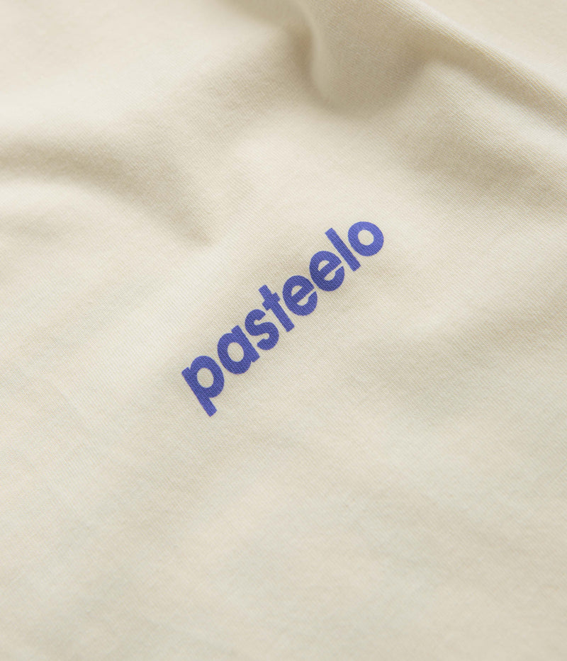 Pasteelo Rise T-Shirt in Cream