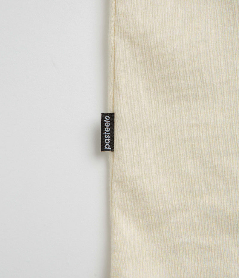 Pasteelo Rise T-Shirt in Cream