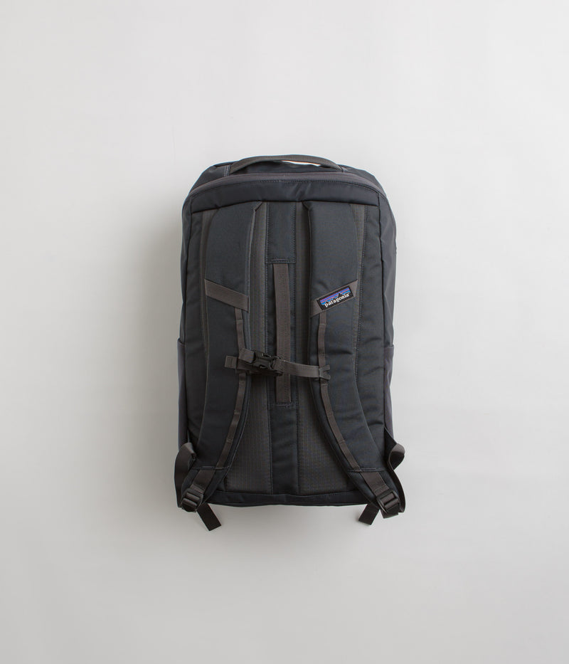 Patagonia Black Hole Backpack 25L in Smolder Blue