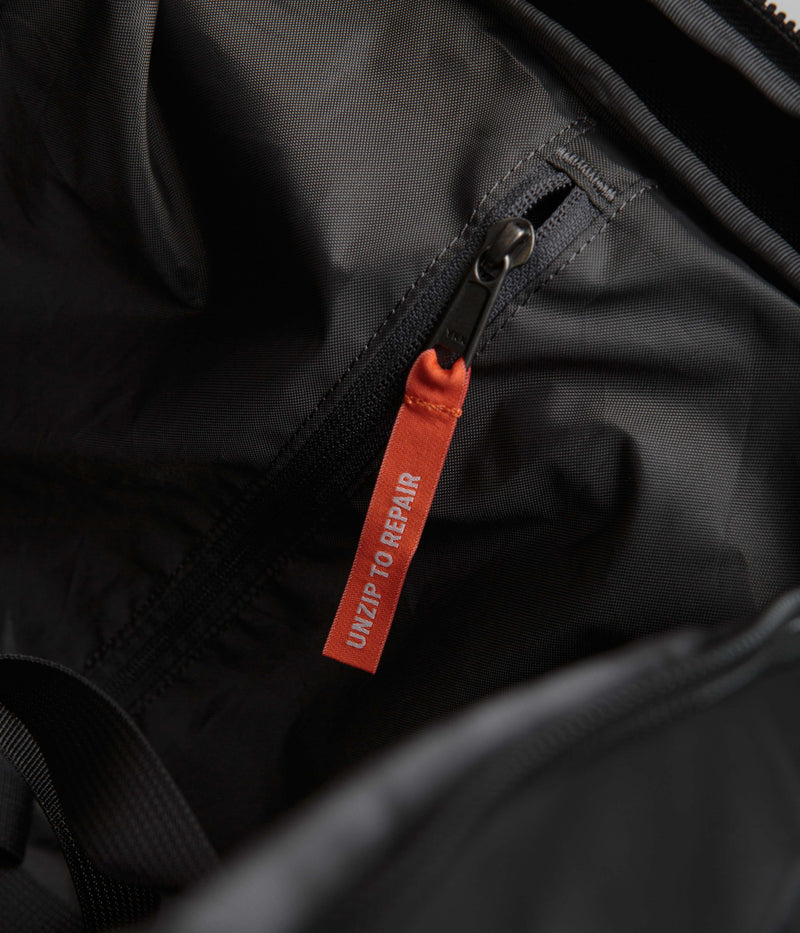 Patagonia Black Hole Wheeled Duffel Bag 70L in Black