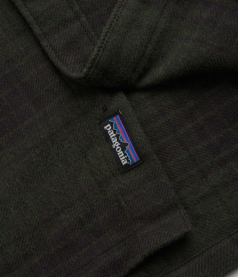 Patagonia Fjord Flannel Shirt in Cascade: Basin Green