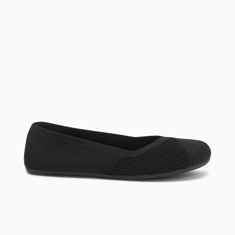 Xero Shoes Phoenix - Women Shoe in Black with Toe Facing Right