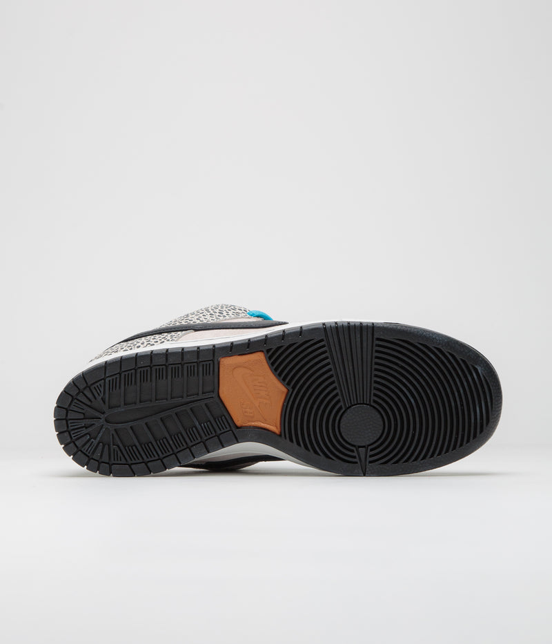 Nike SB Dunk Low Pro Electric Shoes in Phantom and Black and Black - Monarch