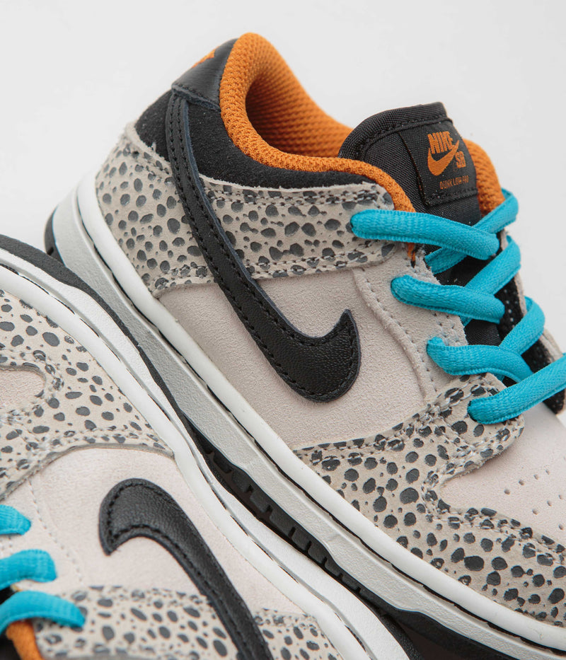 Nike SB Dunk Low Pro Electric (Toddler) Shoes in Phantom and Black and Black - Monarch