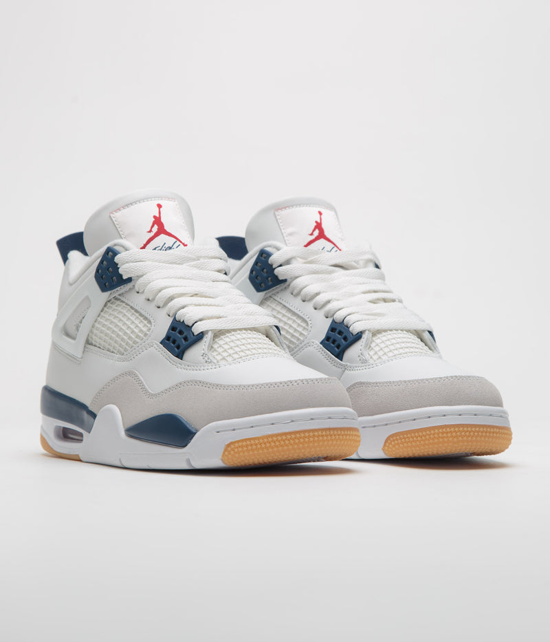 Nike SB x Air Jordan 4 Shoes in Summit White and White and Navy - Neutral Grey