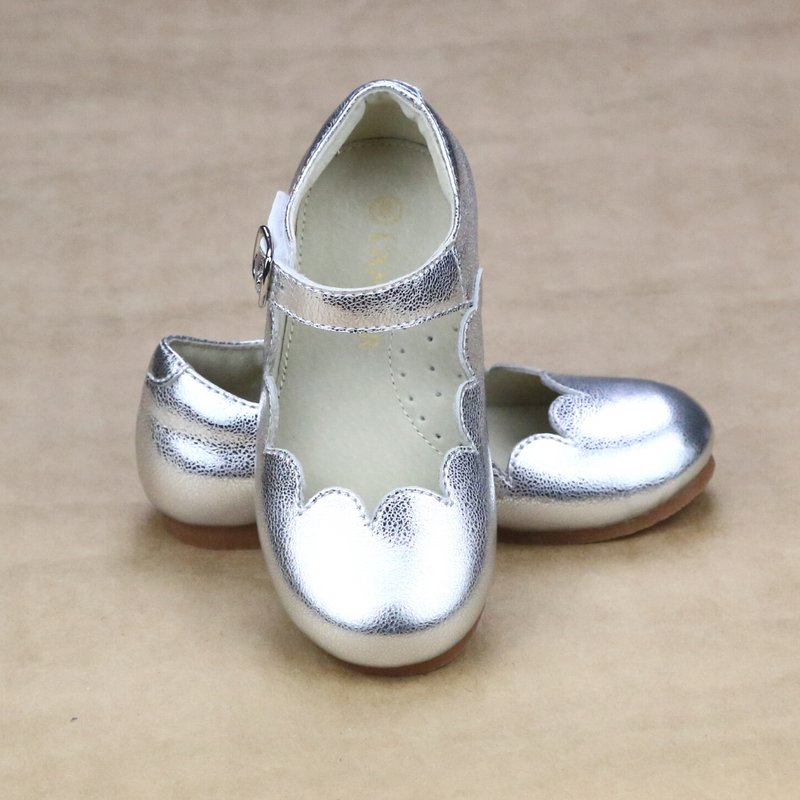 L'Amour Toddler Girls Sonia Classic Scalloped Leather Silver Flat