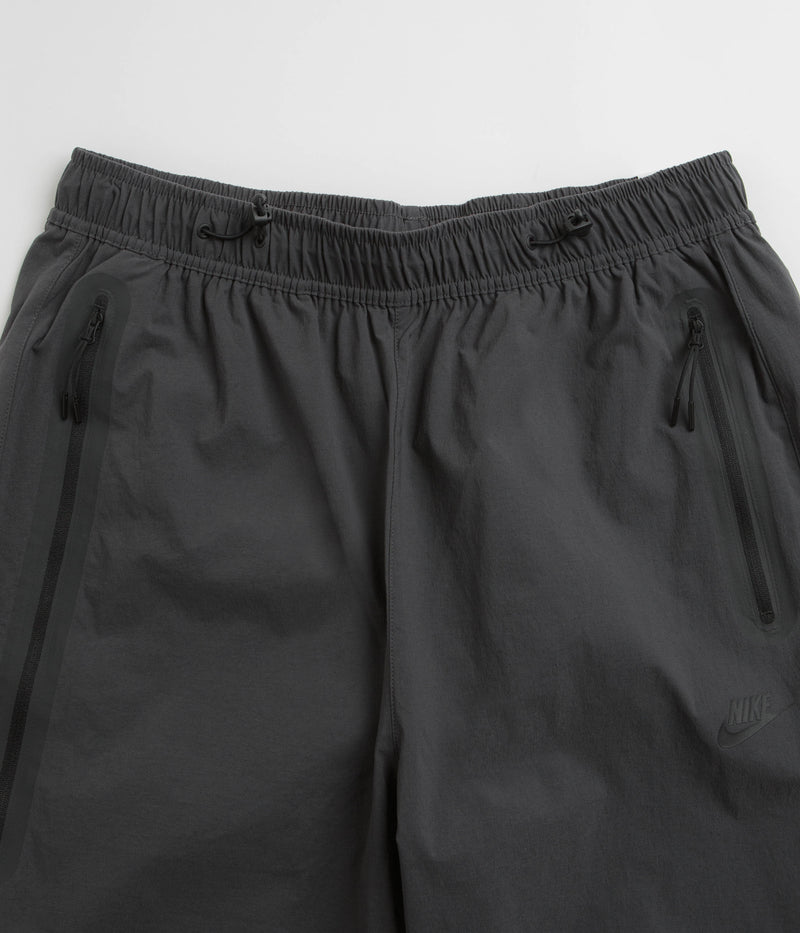 Nike Tech Woven Pants in Anthracite