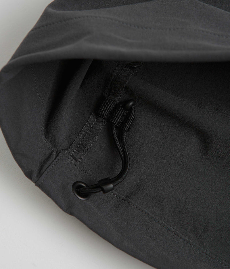 Nike Tech Woven Pants in Anthracite