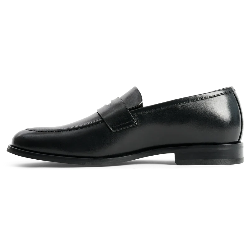 The Duke in Obsidian black full-grain leather Medial View