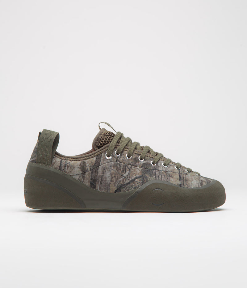 Village PM 1.00 PM Shoes in Bush and Mud