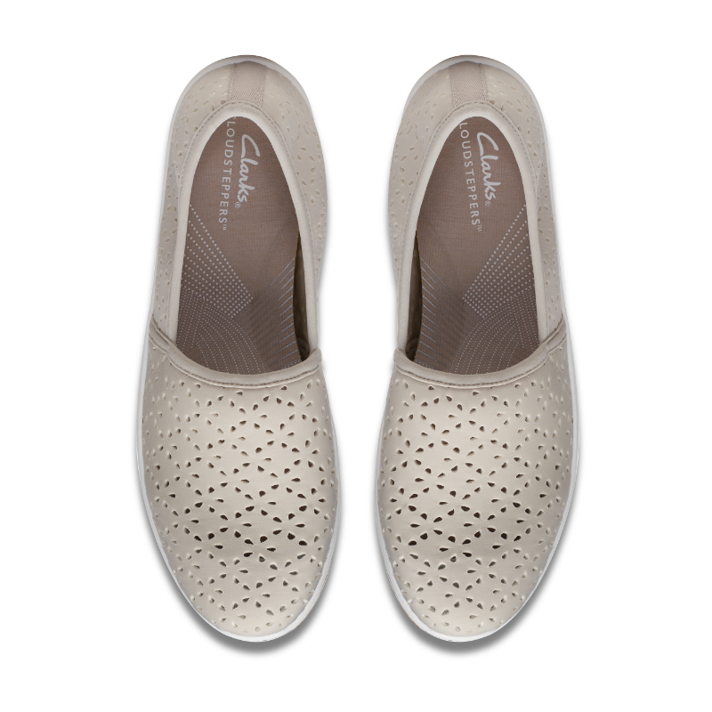 Women's Clarks Breeze Emily - Light Taupe