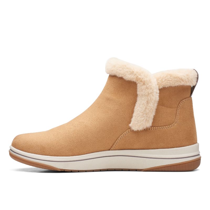 Women’s Clarks Breeze Fur – Tan