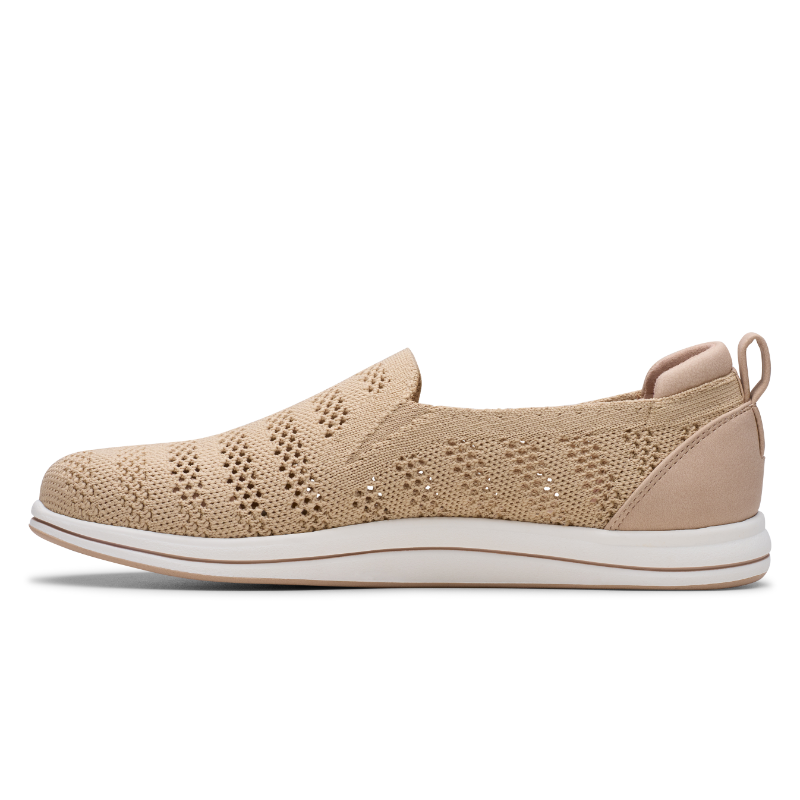 Women's Clarks Breezey Izzy - Sand