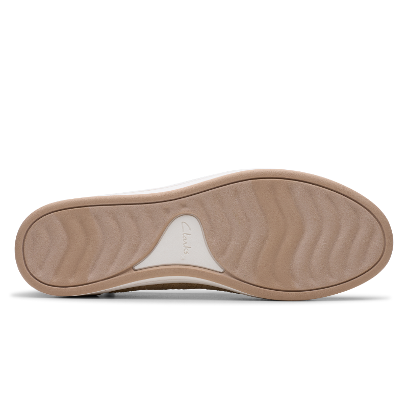 Women's Clarks Breezey Izzy - Sand