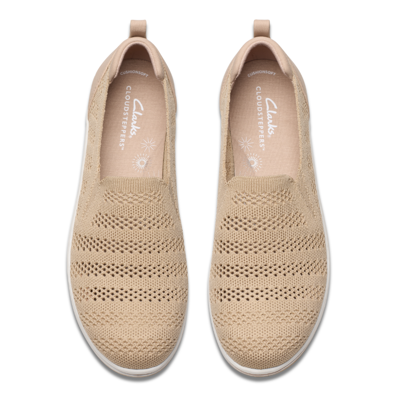 Women's Clarks Breezey Izzy - Sand