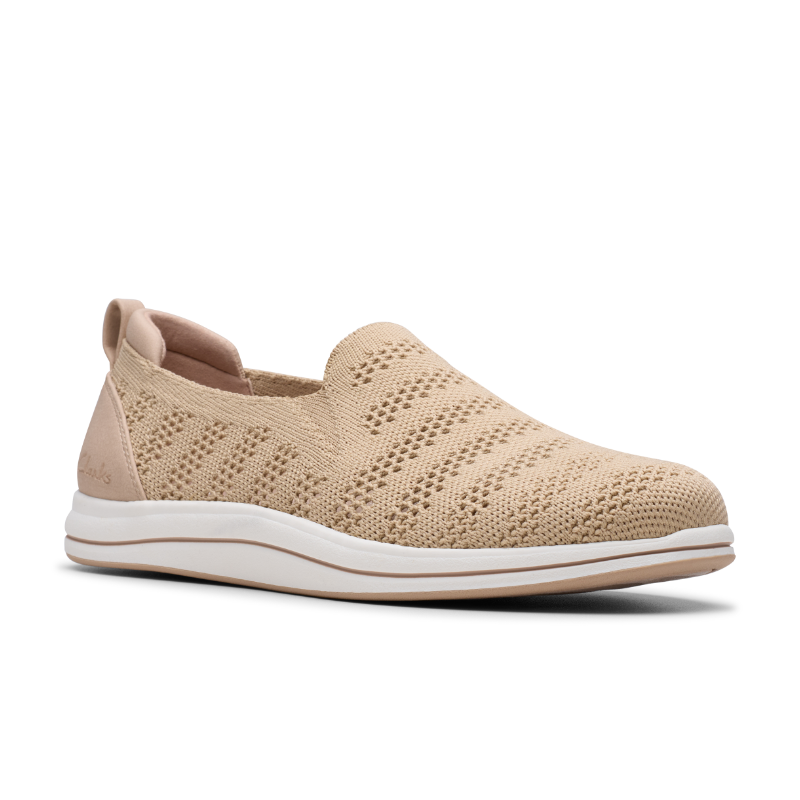 Women's Clarks Breezey Izzy - Sand