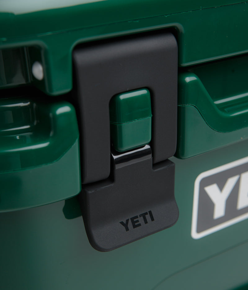 Yeti Roadie 24 2.0 Hard Cooler in Black Forest Green