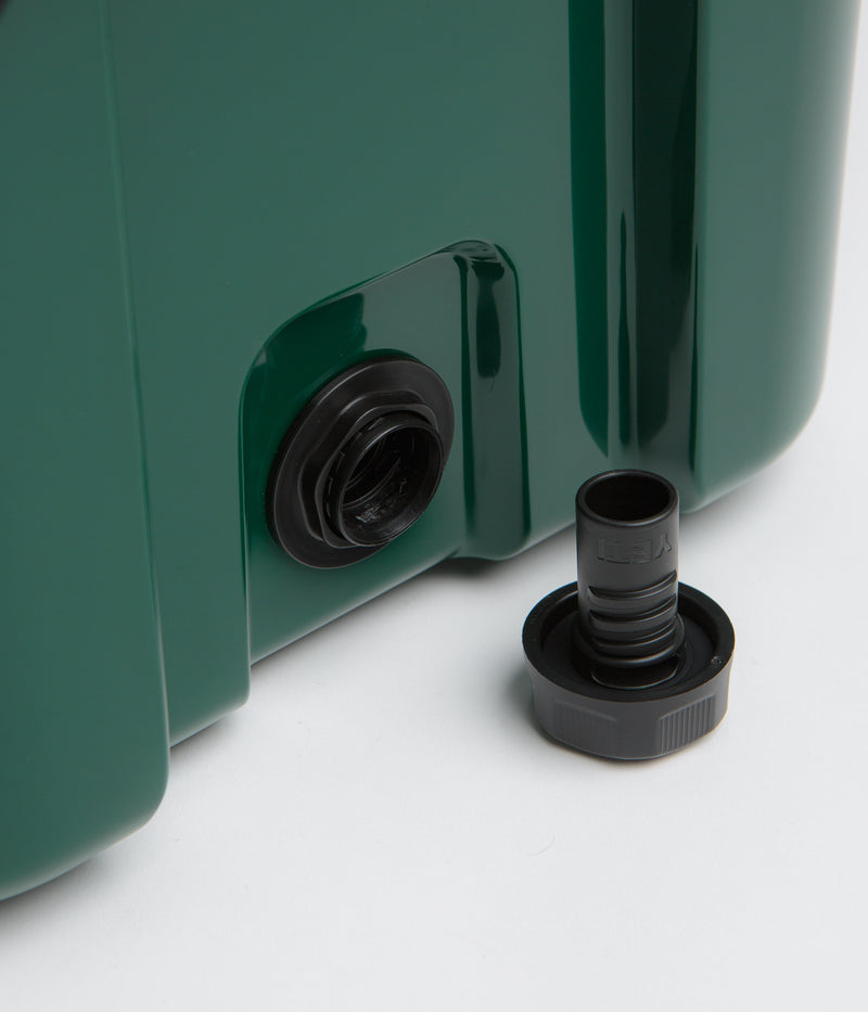 Yeti Roadie 24 2.0 Hard Cooler in Black Forest Green